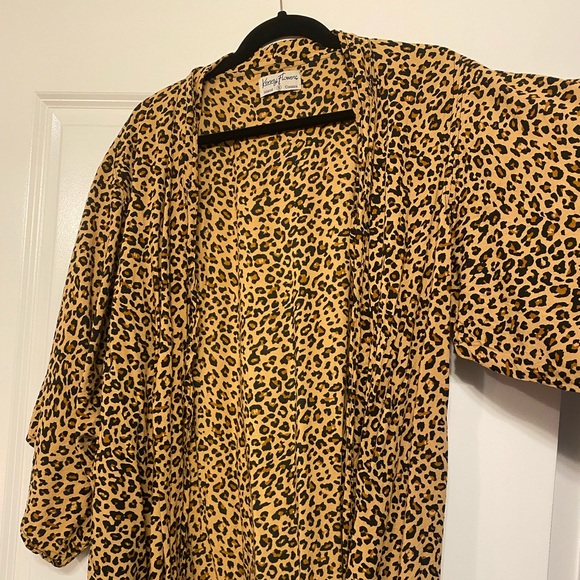 Kenny Flowers S/M Cheetah Print Kimono (worn once for a bachelorette weekend) - Picture 2 of 3